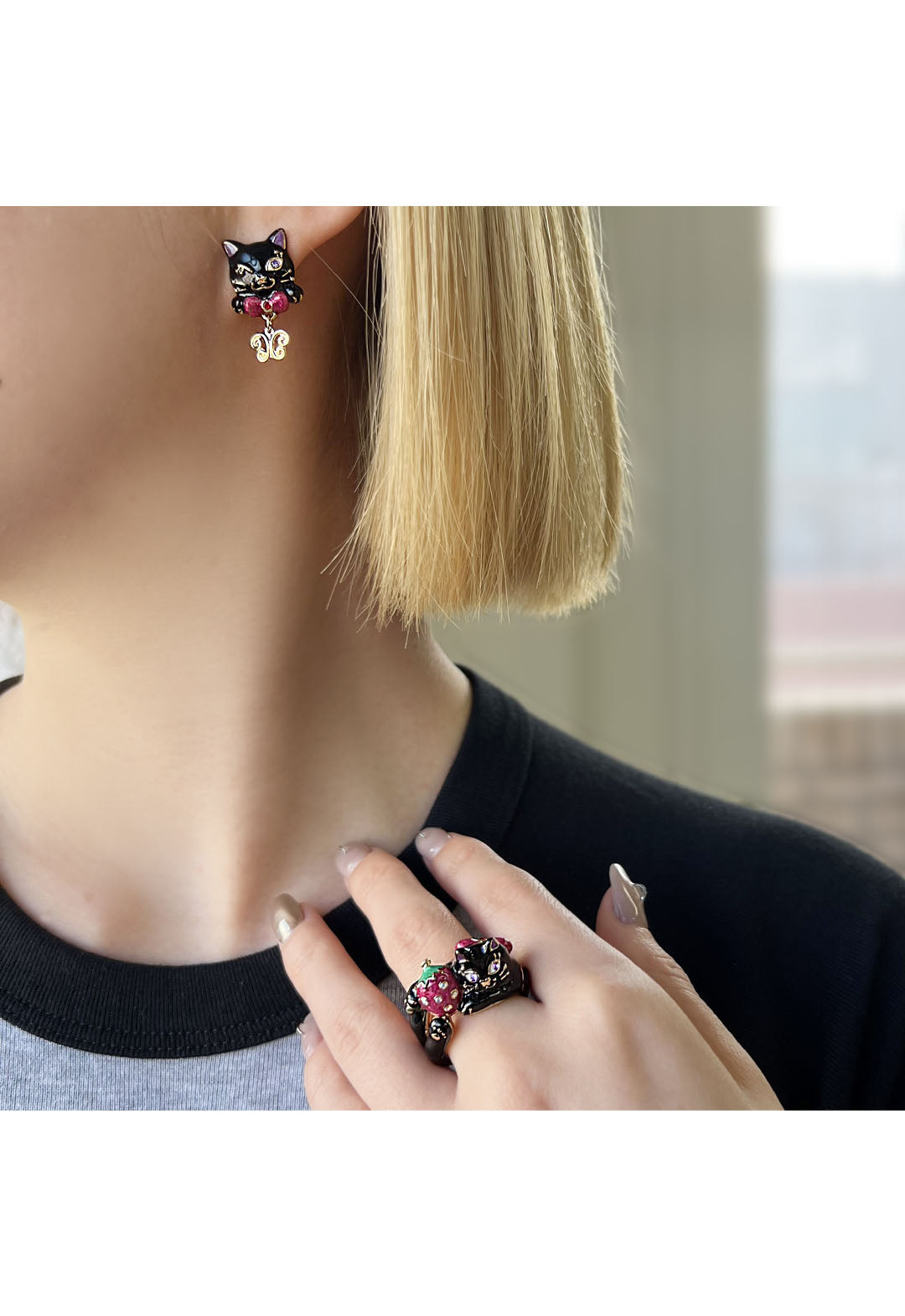 Titty motif ring