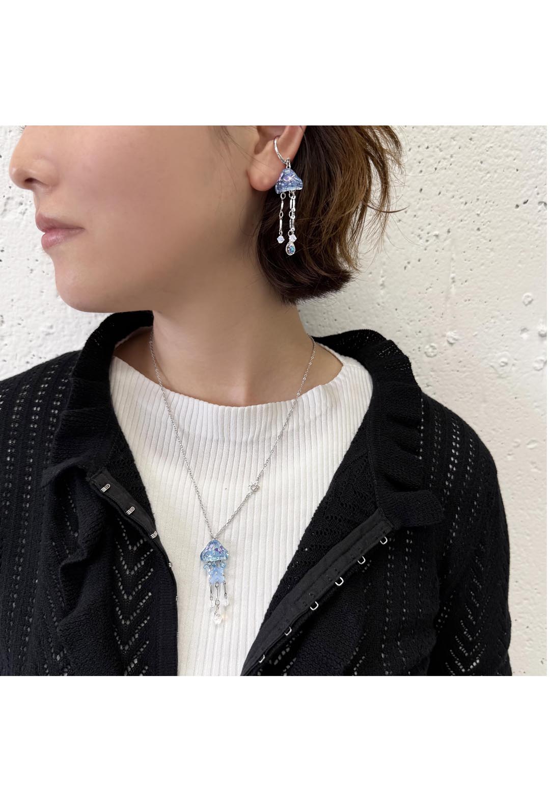 Jellyfish motif necklace