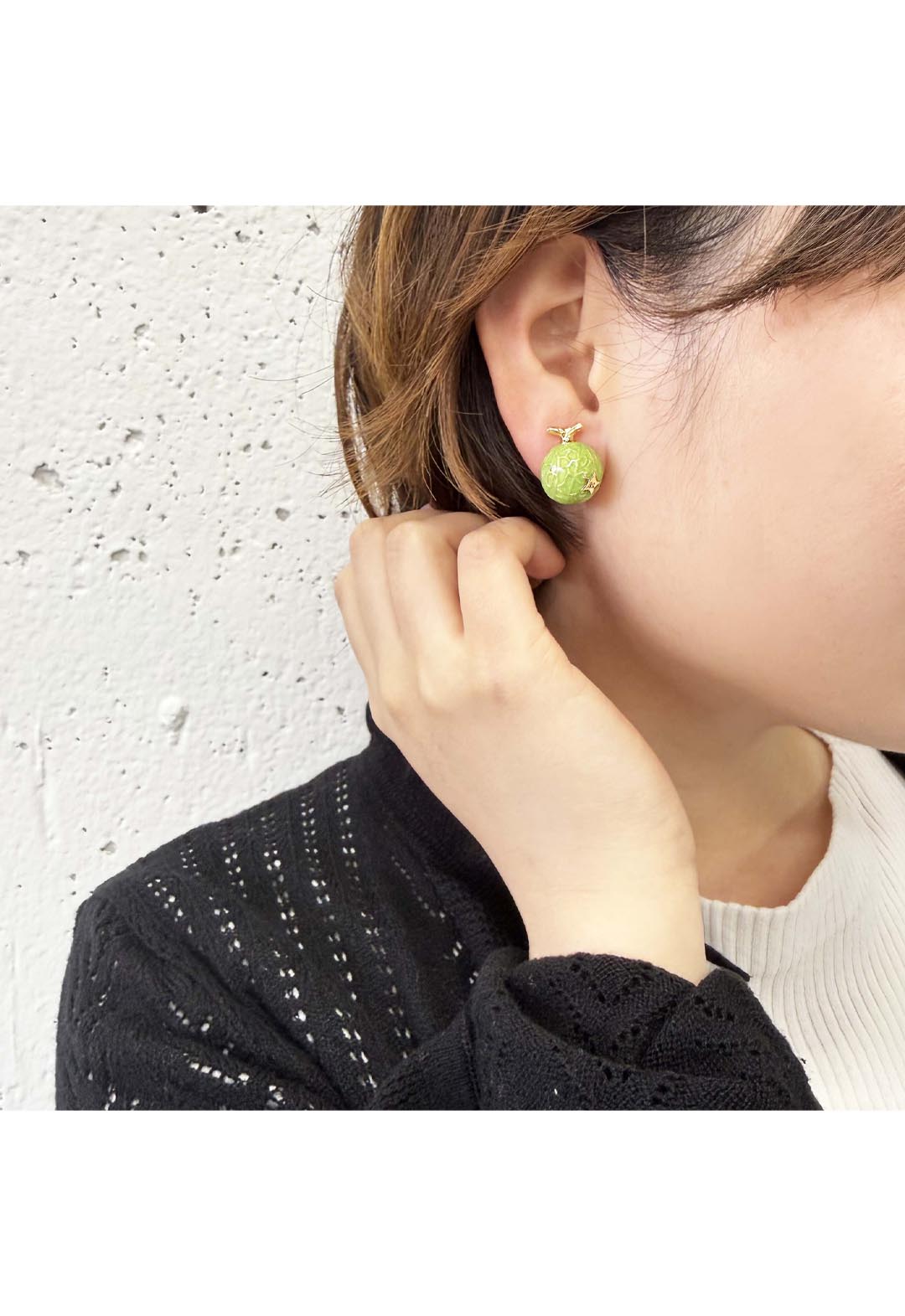 Melon motif earrings