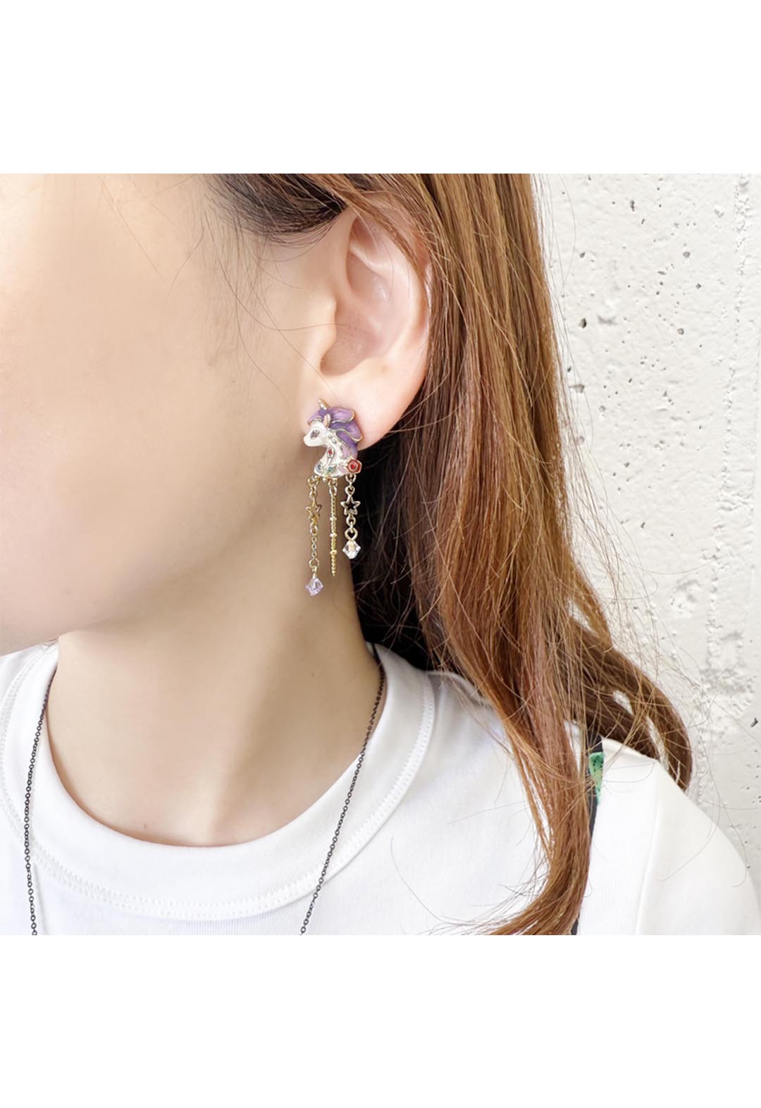 Unicorn motif earrings