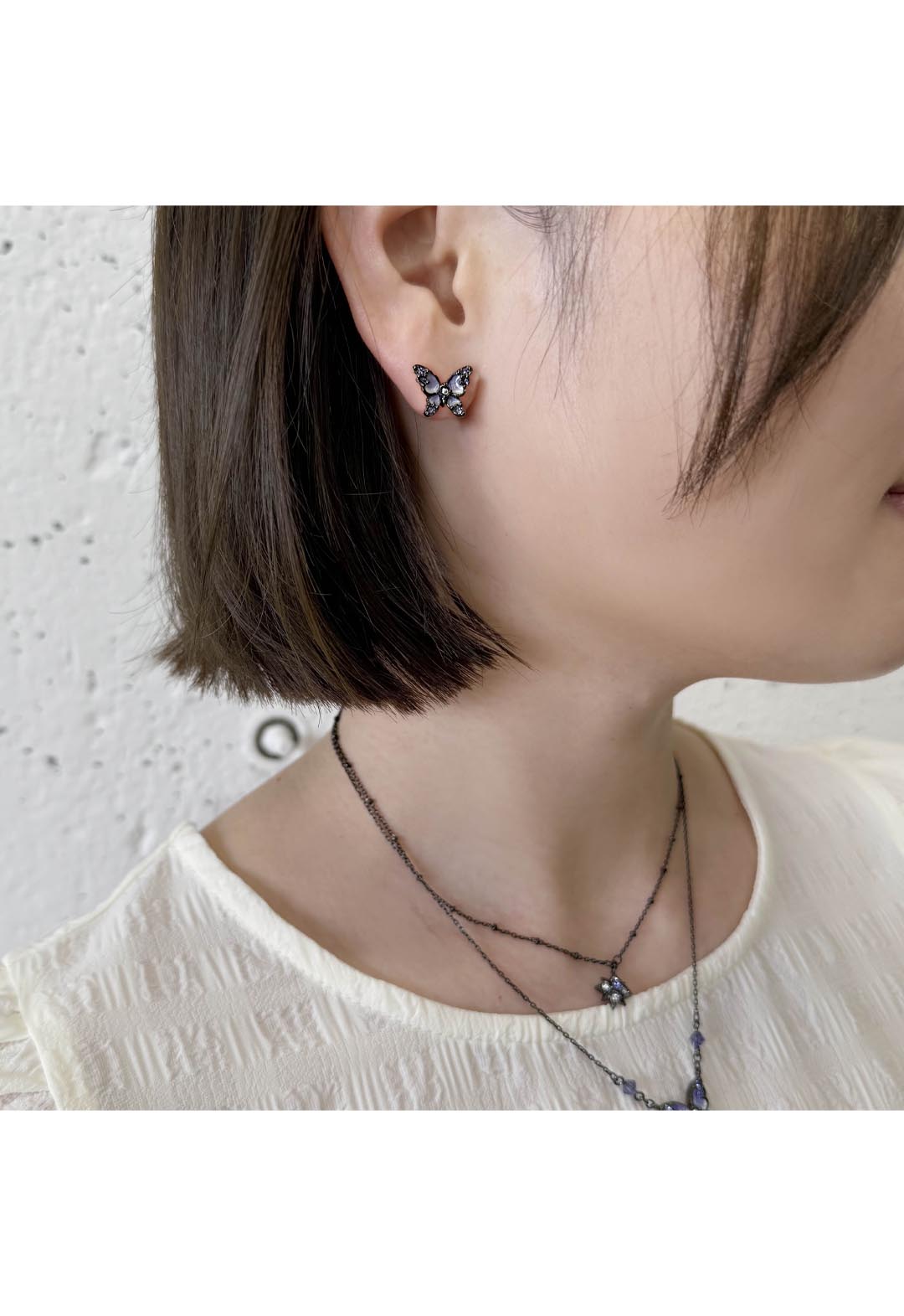 蝶モチーフ ピアス