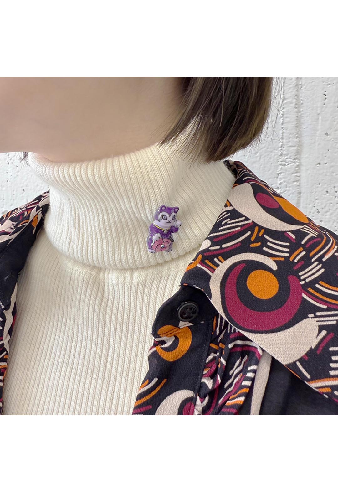 招财猫图案胸针