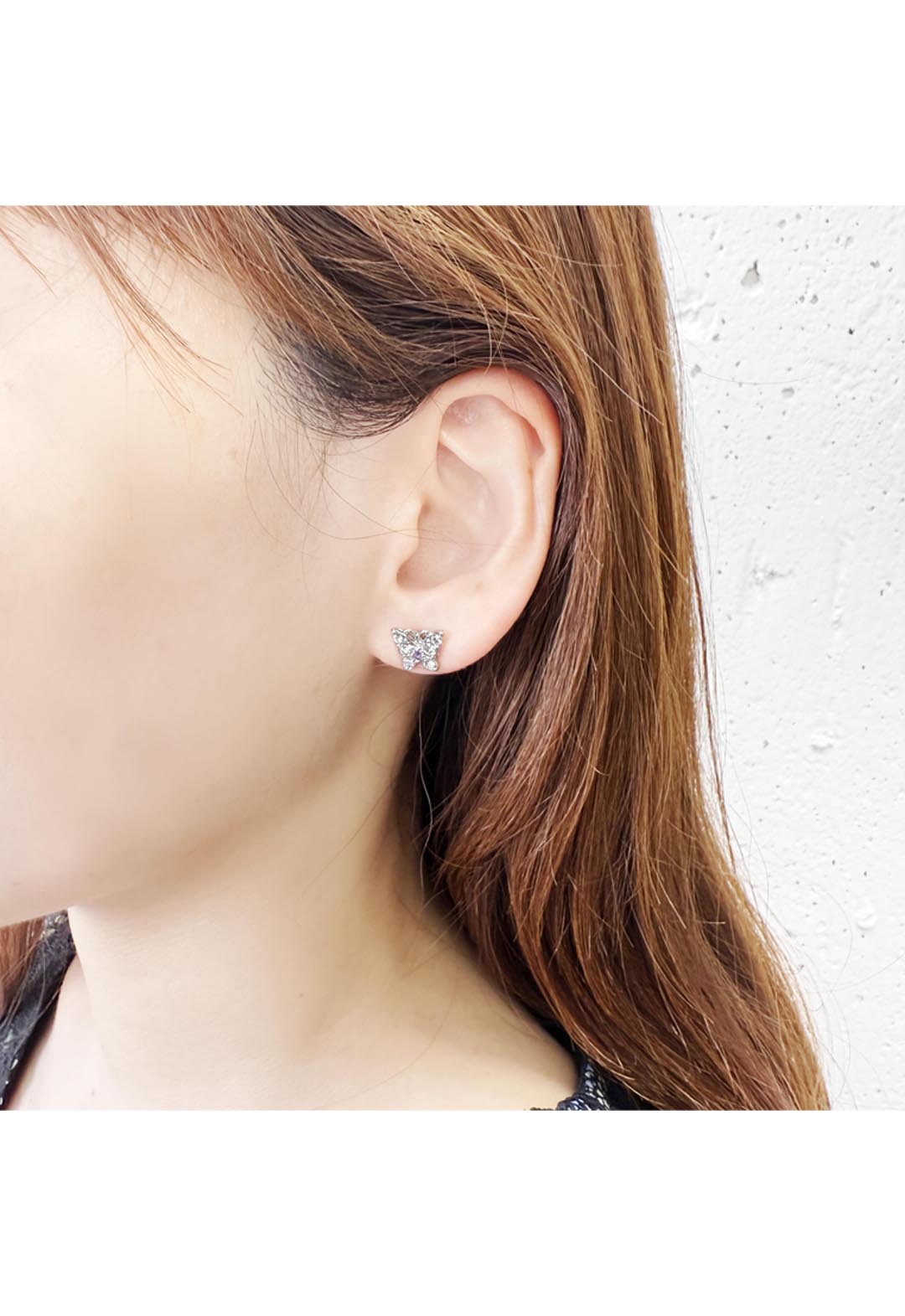 Butterfly motif earrings