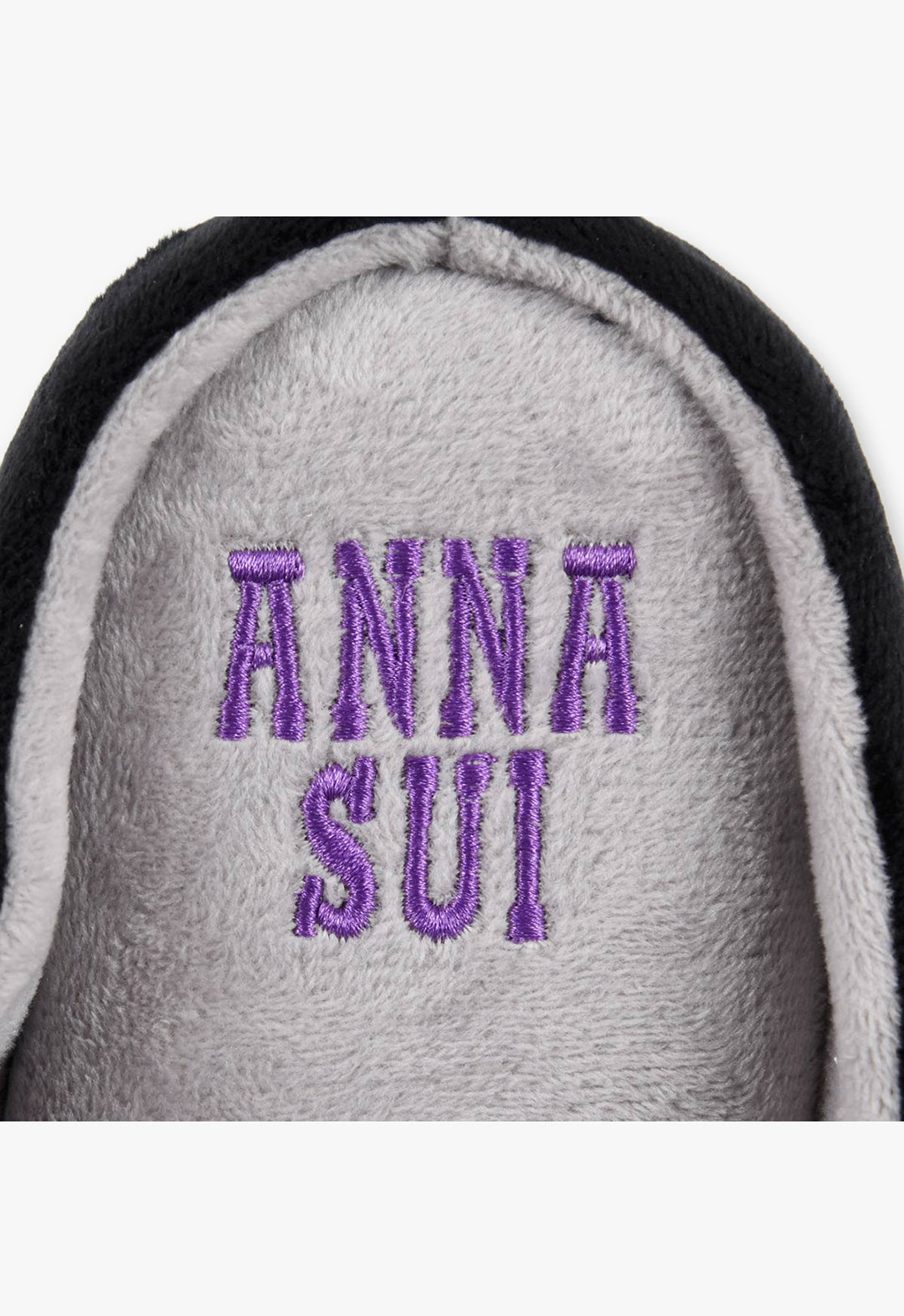 TiTiEmbroidered slippers