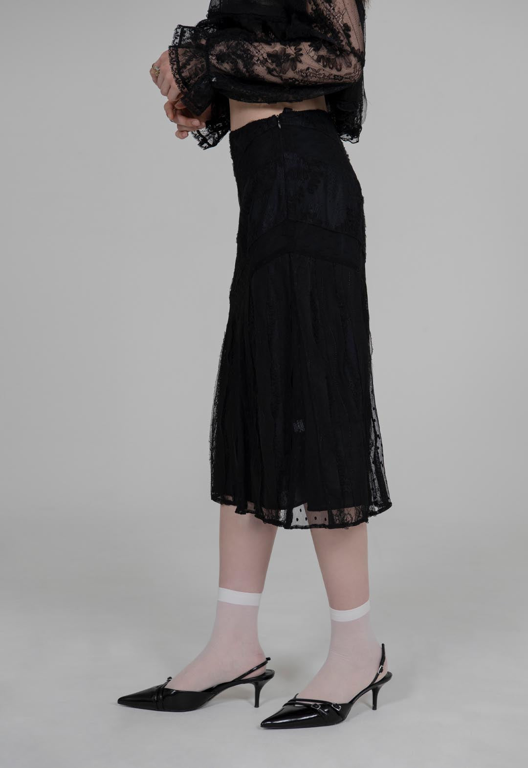 BLACK LACE COMBO SKIRT