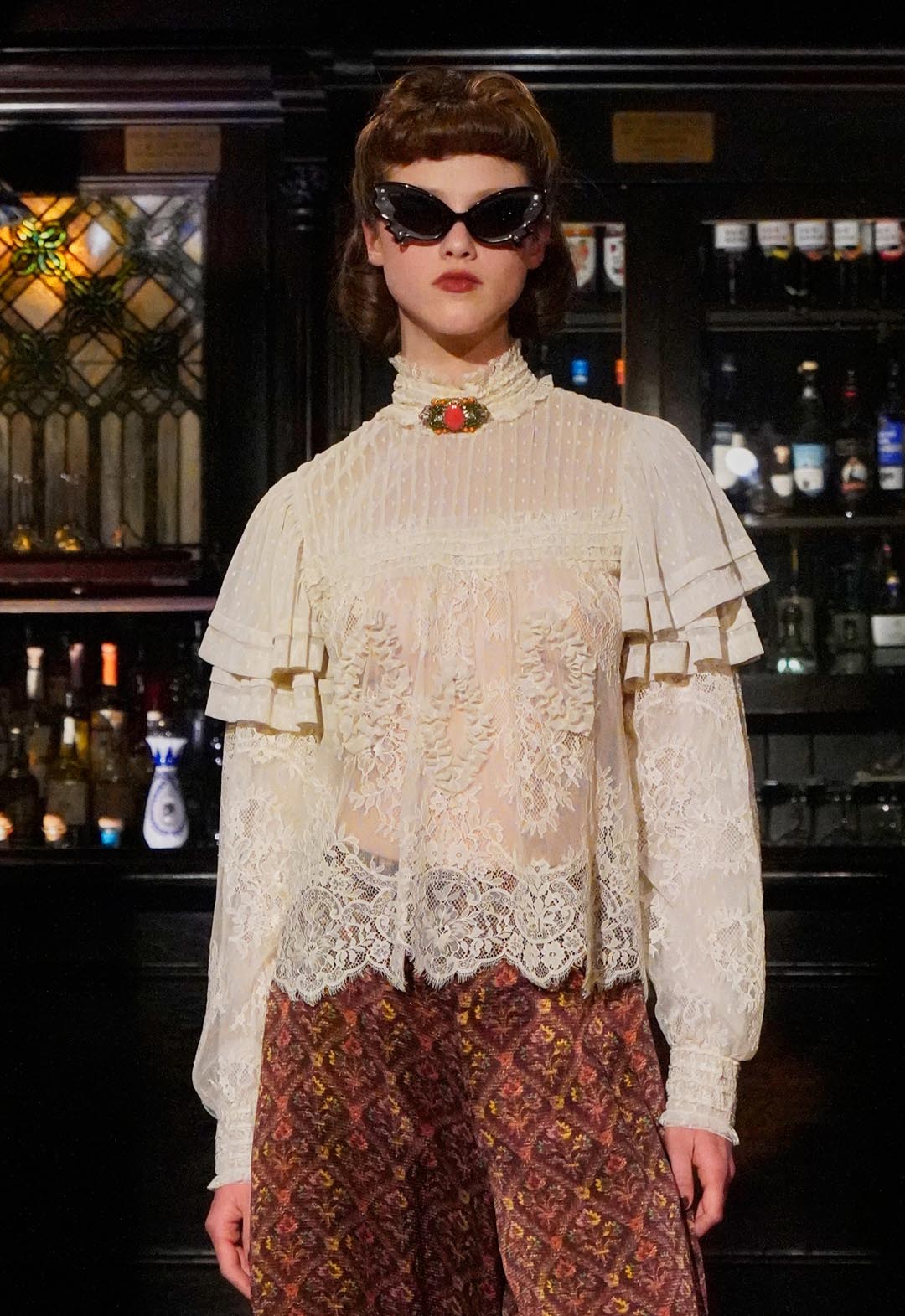 VICTORIAN LACE BLOUSE