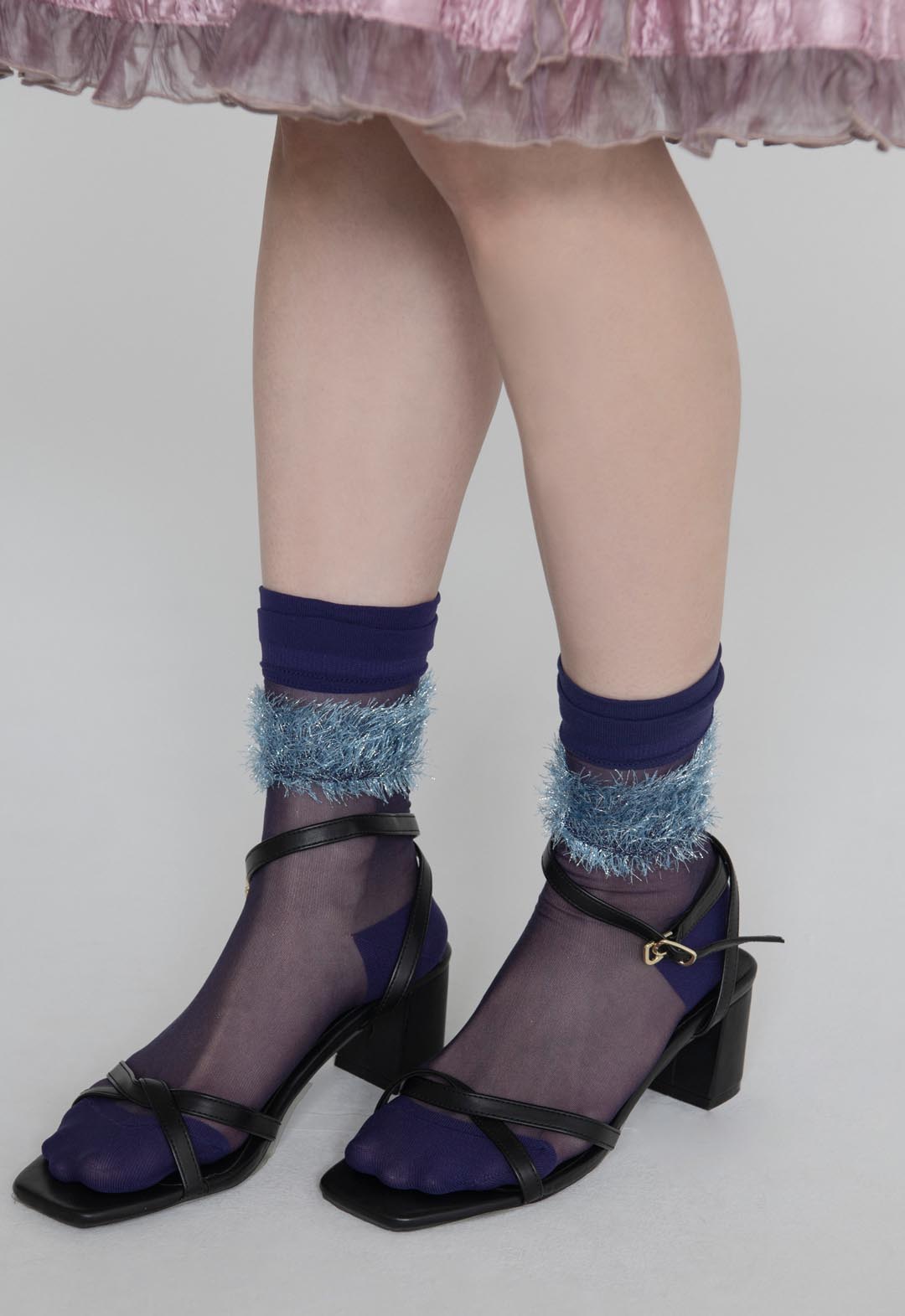 Fluffy frill socks