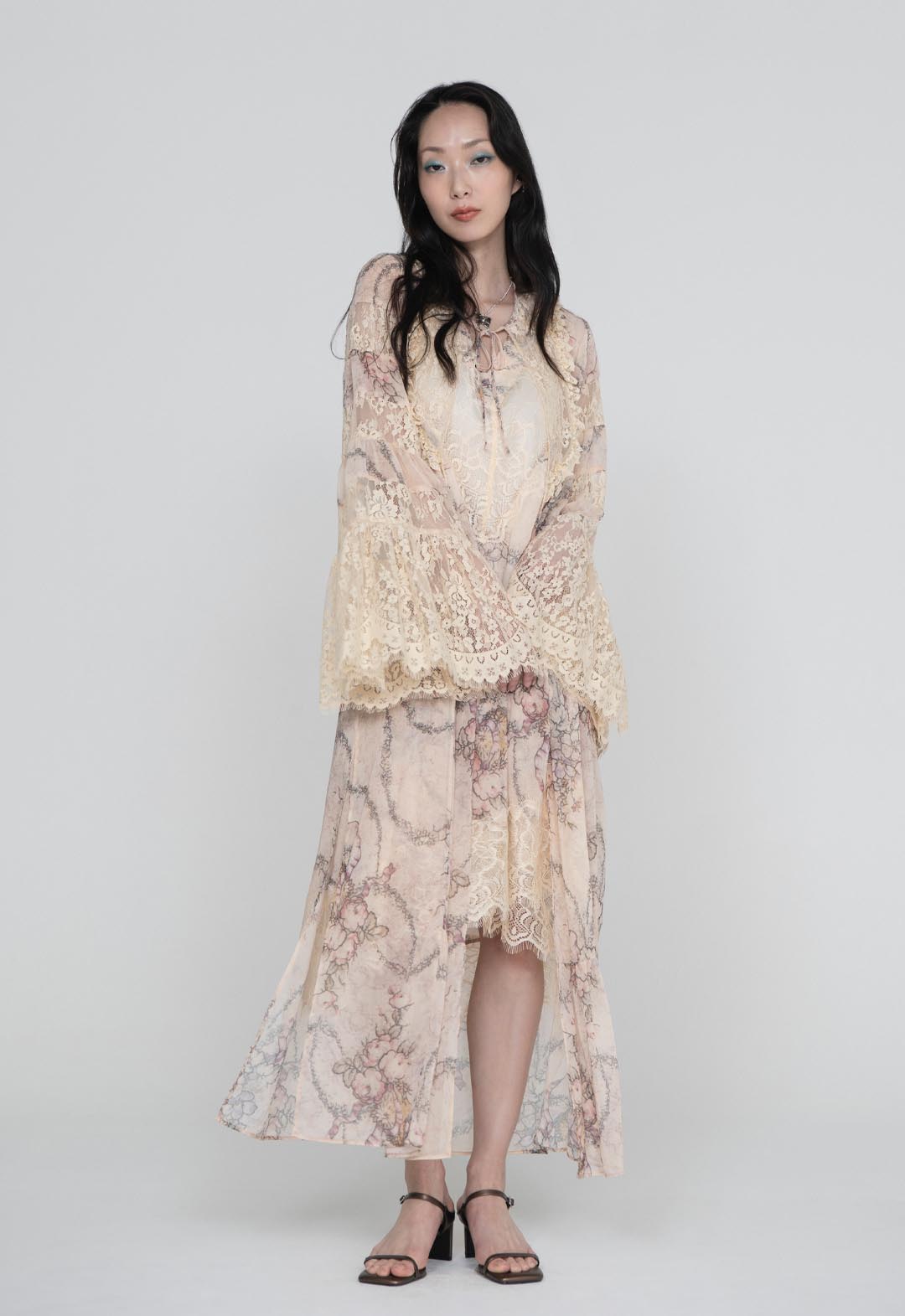 SPIRIT BLOOM CHAIR ROBE