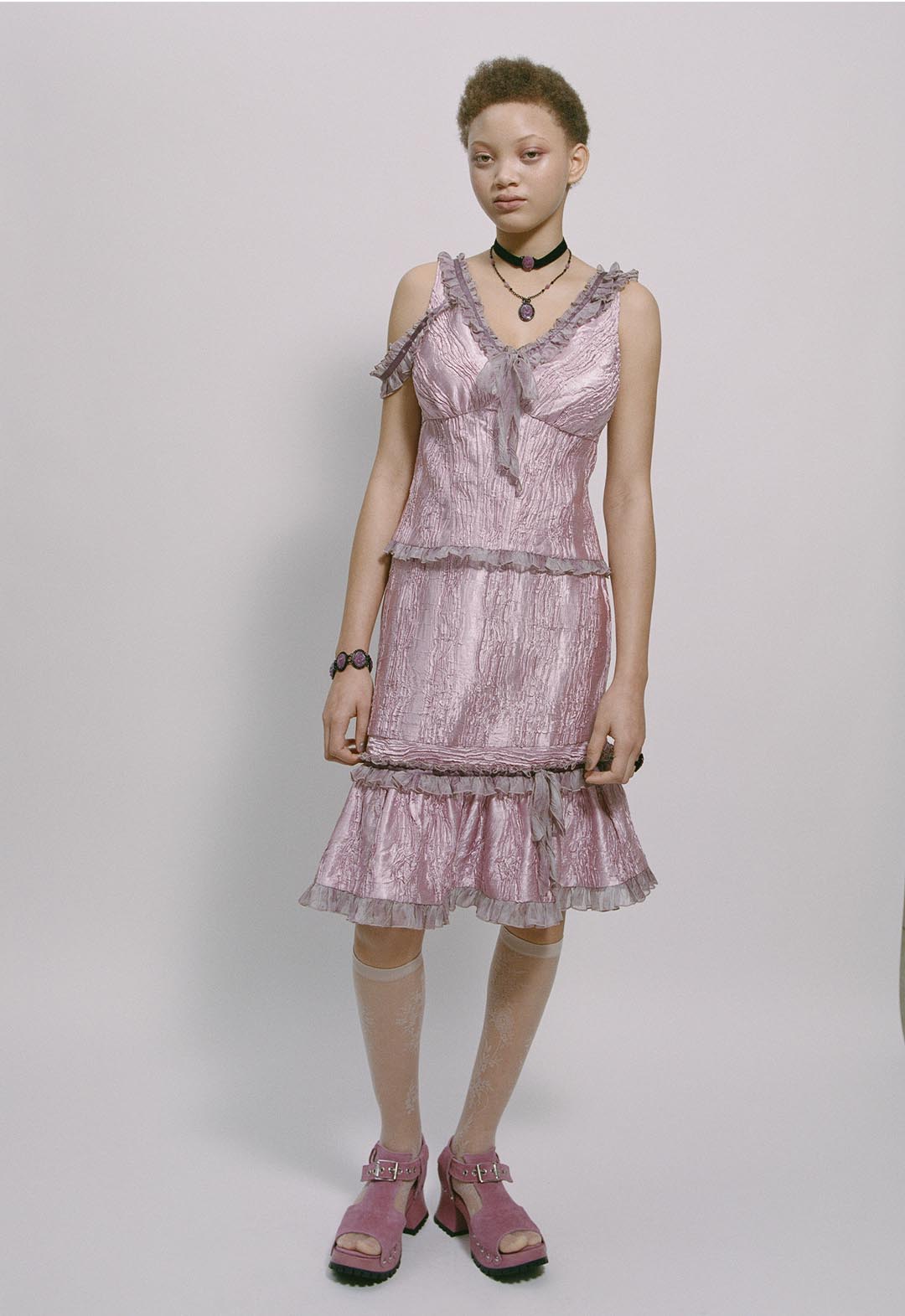 褶皱缎面荷叶边中长裙