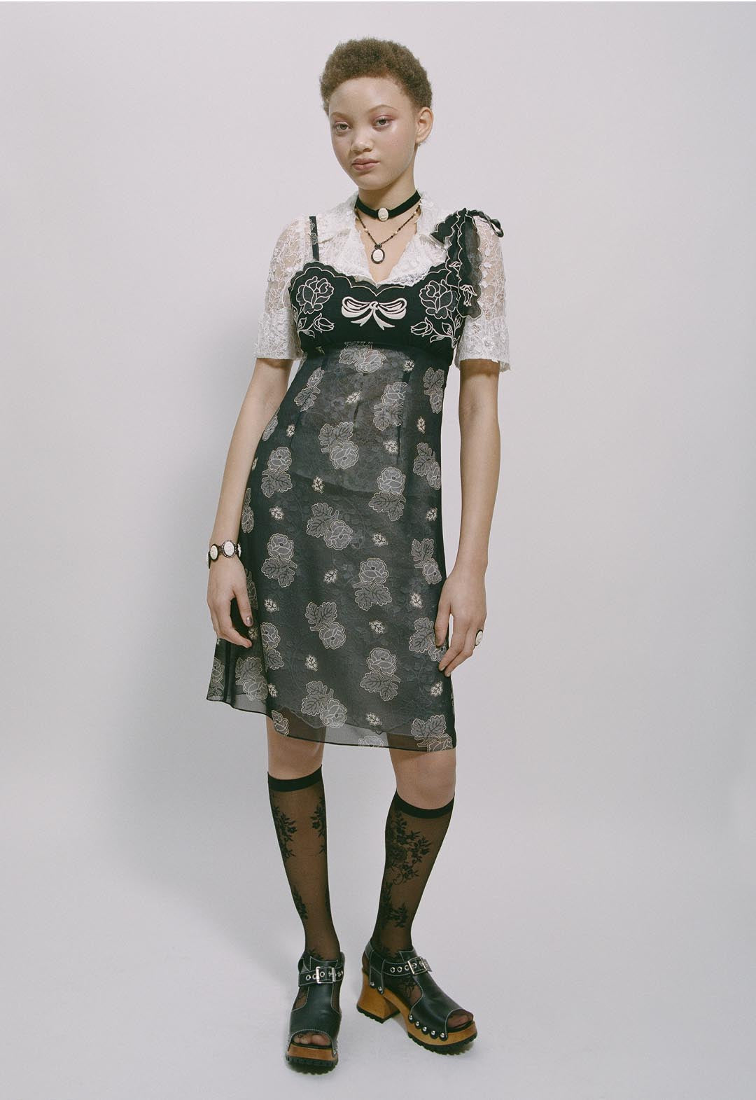 鈴蘭與素描玫瑰雪紡組合玫瑰刺繡吊帶裙