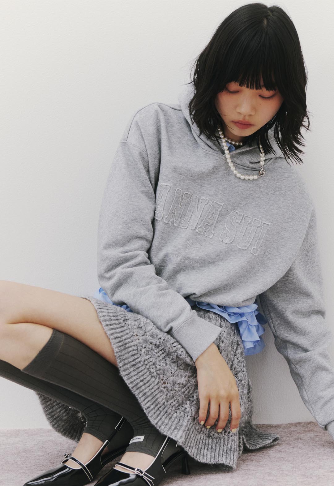 【LILY BROWN ×ANASUI】ロゴフーディー