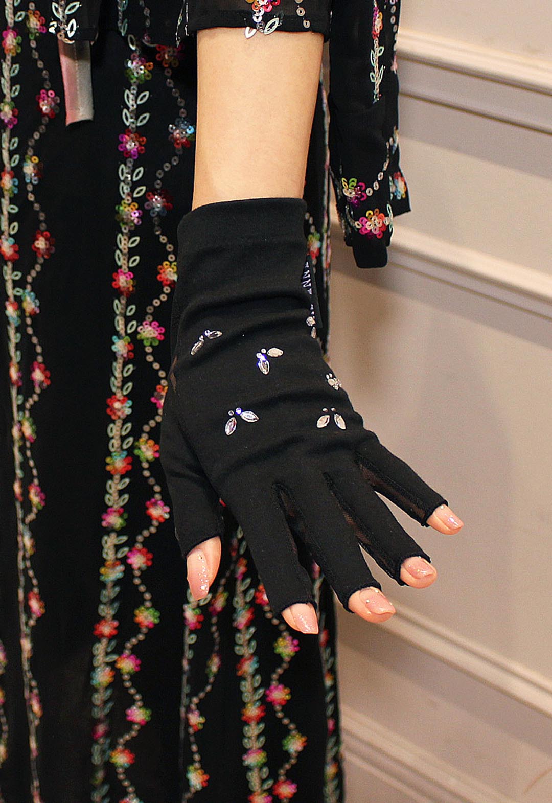 UV Protection Short Gloves with Butterfly Rhinestones and Fingerless Design