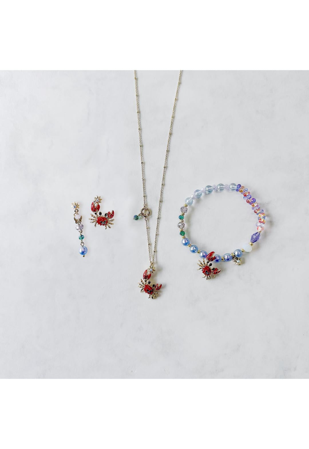 Crab motif bracelet
