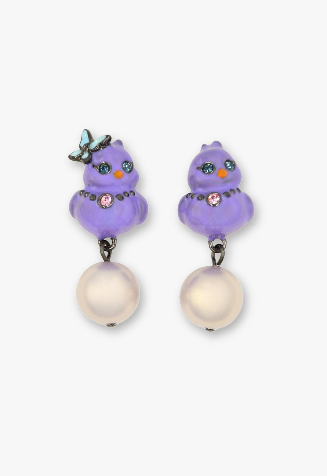 Chick motif earrings