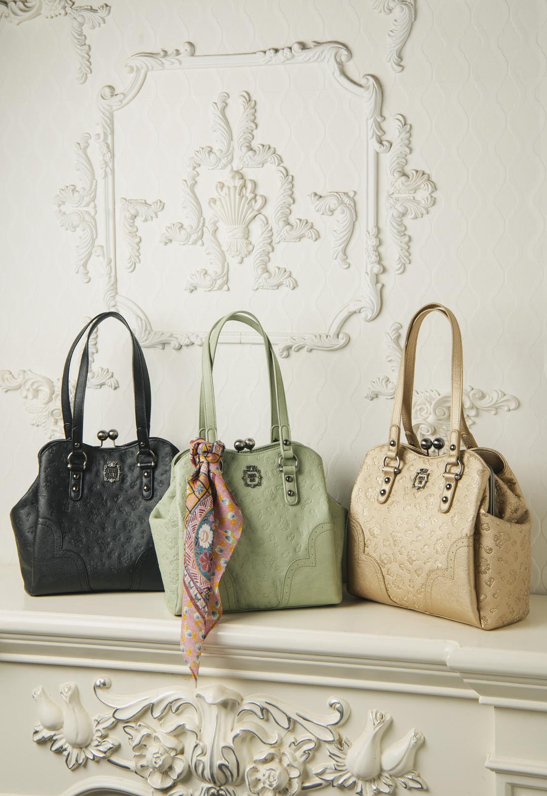 【线上独家】高贵双向搭扣手提包