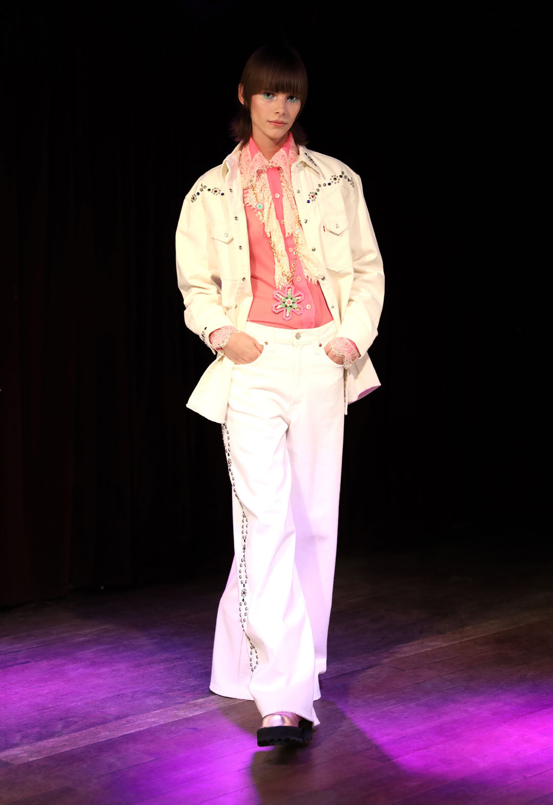 STUDDED WIDE LEG JEANS