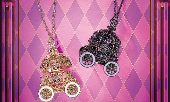 <center><small>クリスマス限定アクセサリーを販売！</small></center>