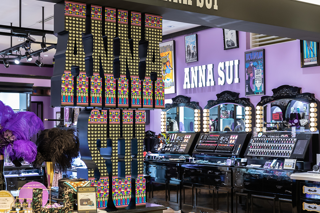 <center><small>ANNA SUI SHOP <br>採用情報</small></center>