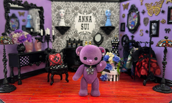 <center>ハニーベア”ミモザ”×ANNA SUI<br>コラボレーションモデルが登場！</center>