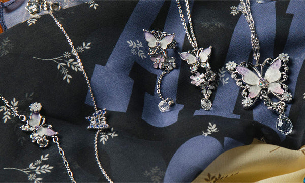 <center>ANNA SUI ACCESSORIES FAIR</center>