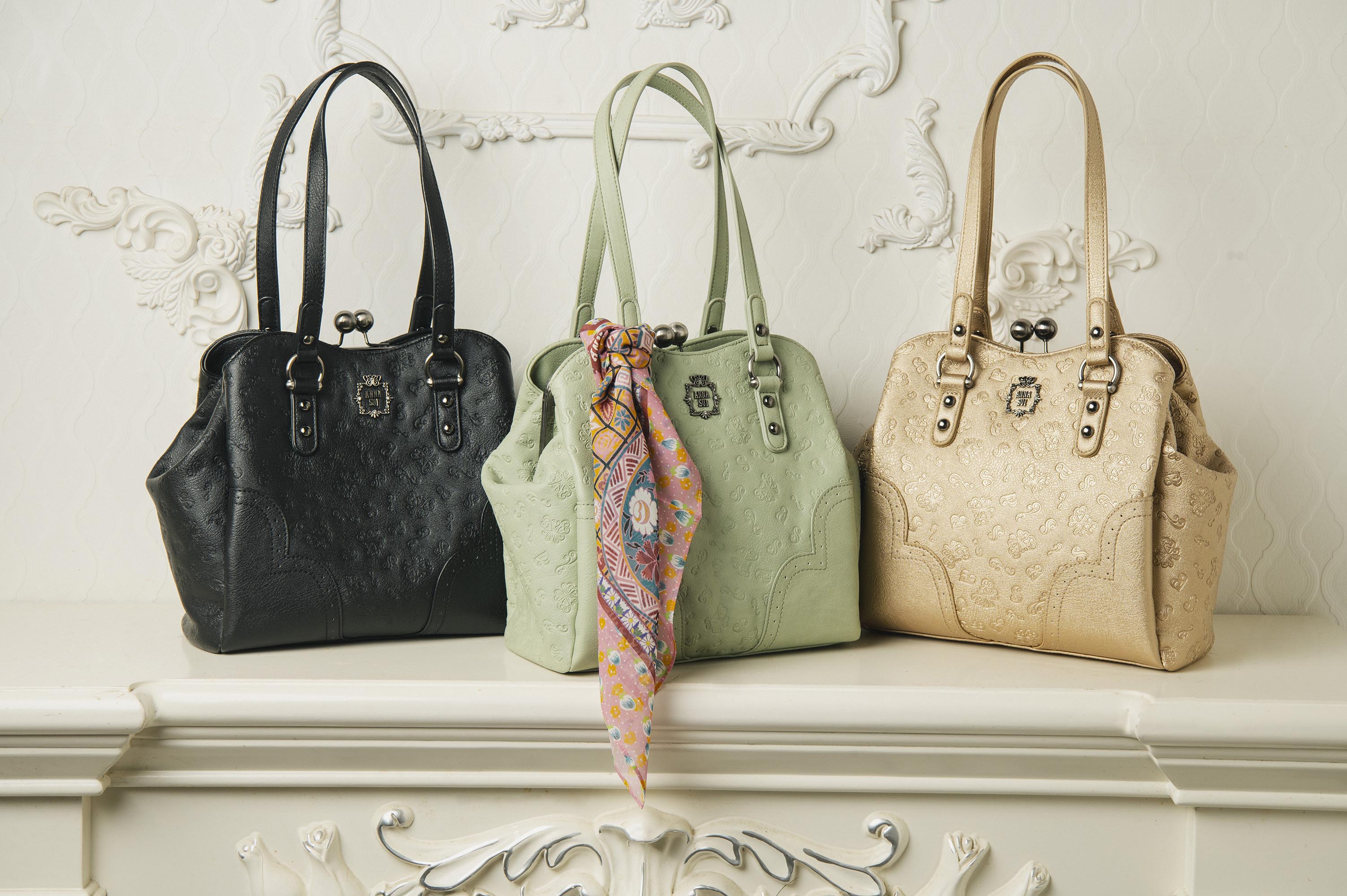 <center><small>バッグやレザーグッズを対象とした<br>「SPRING FAIR」を開催</small></center>