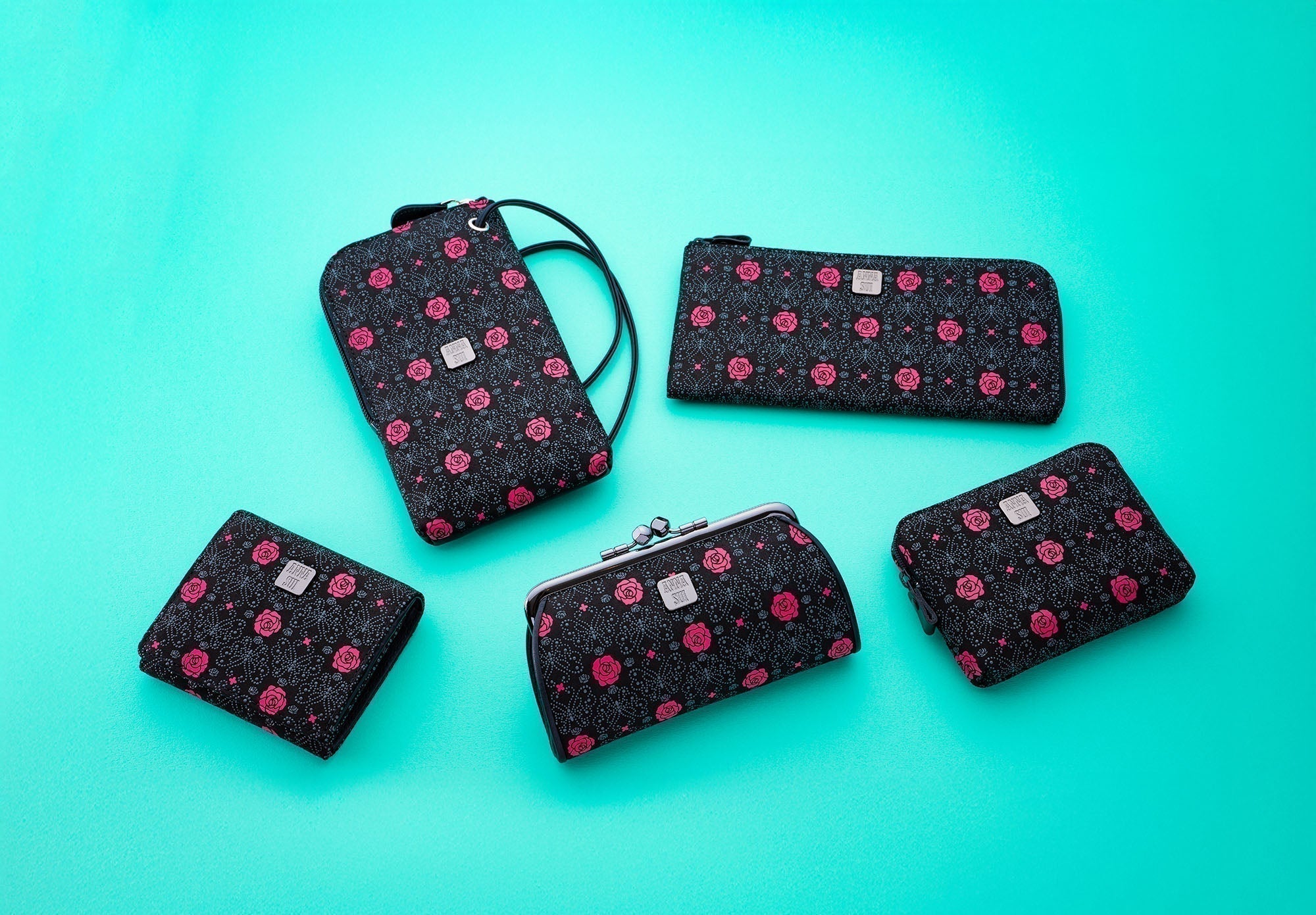 <center><small>「ANNA SUI」と「JIZAING×INDEN」 の<br>コラボ第二弾</small></center>