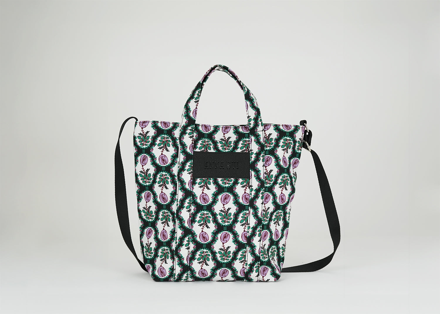 <center><small>横浜髙島屋4Fハンドバッグ売場の<br>リモデルを記念して<br> アーカイブトートの限定カラーが登場！<center></center>