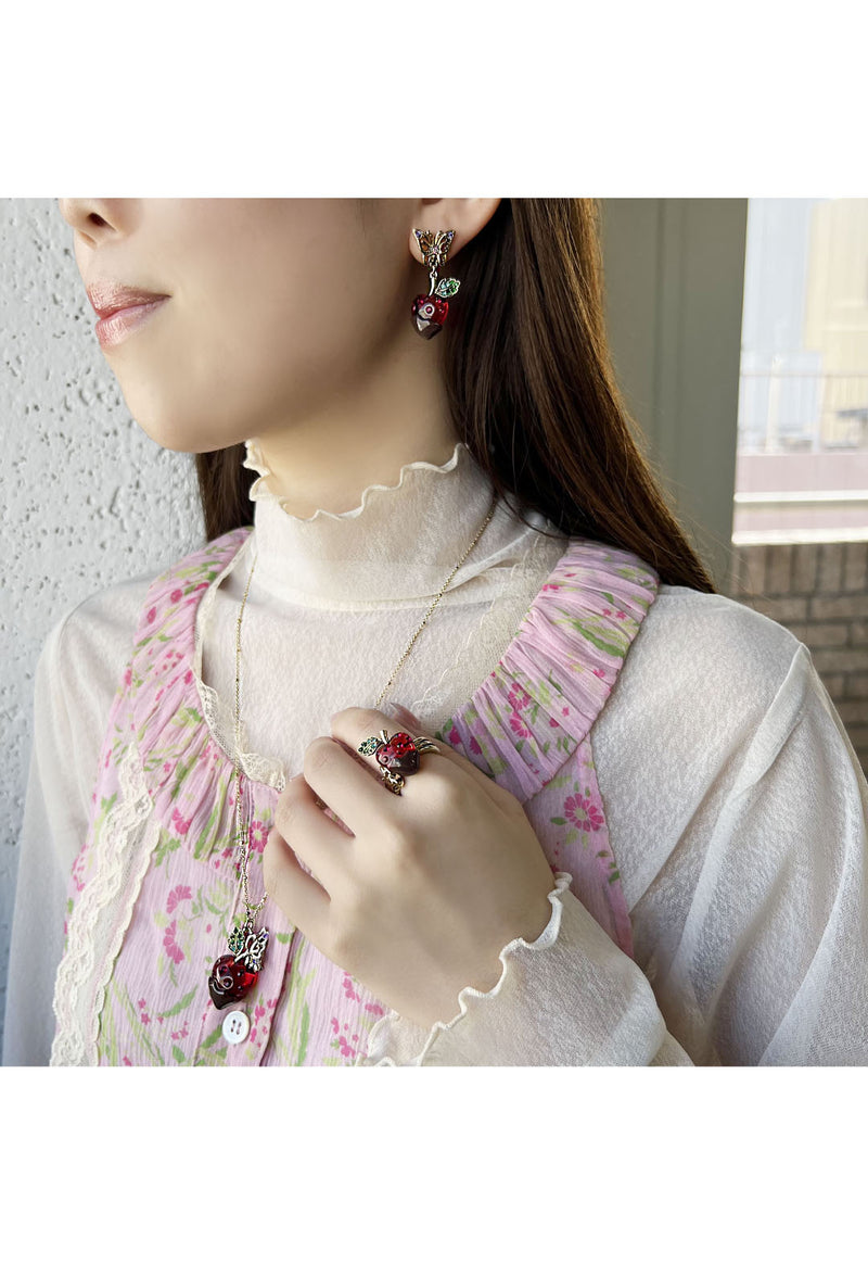 Strawberry motif necklace