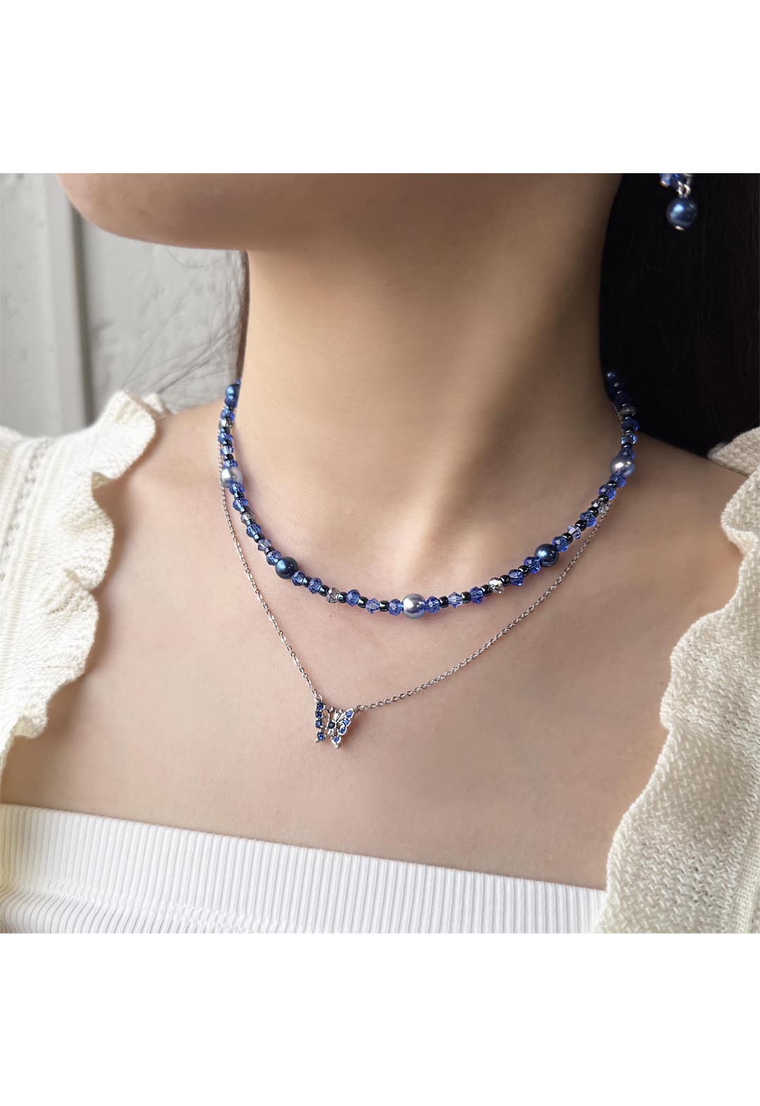 Butterfly motif short necklace