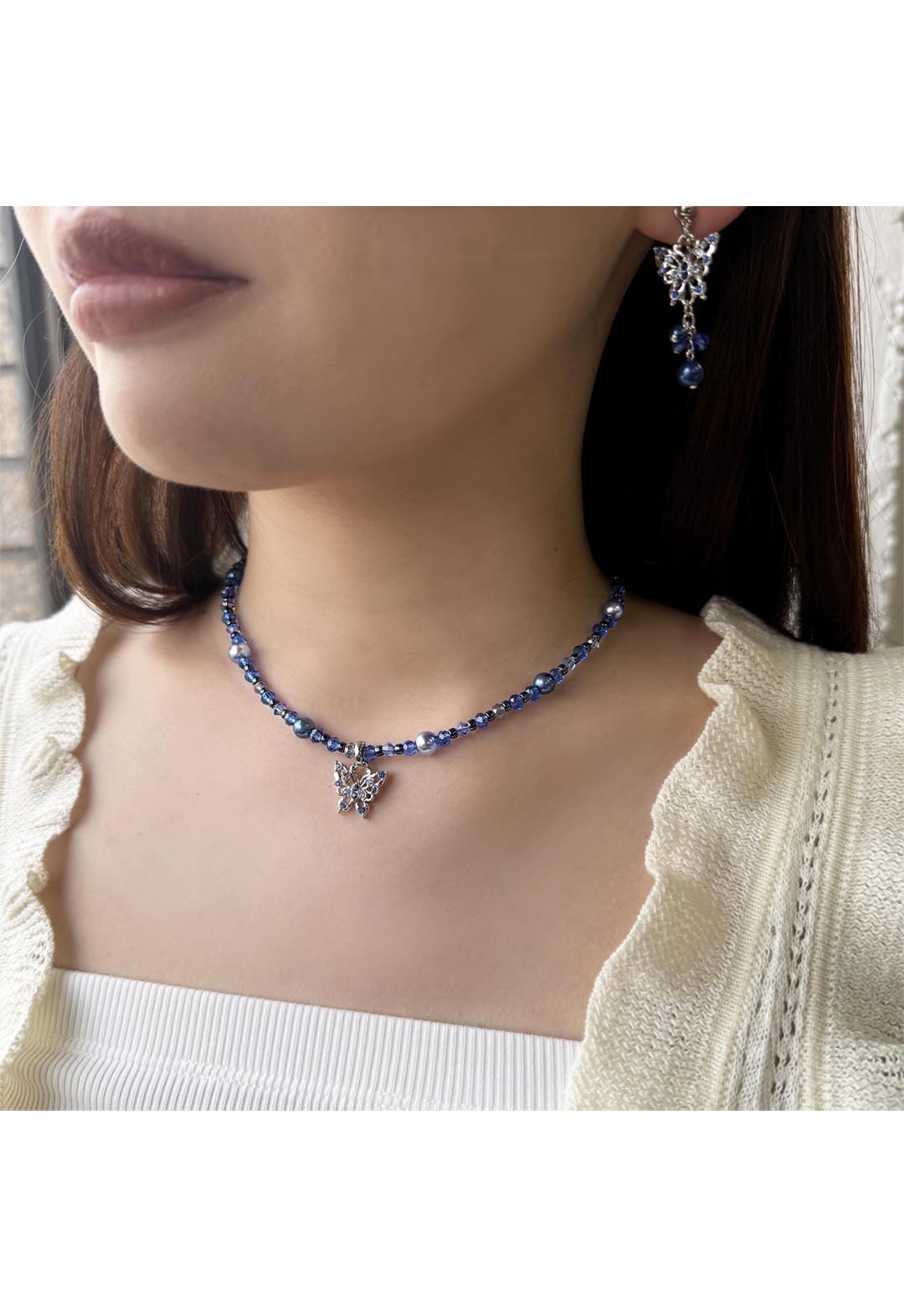 Butterfly motif short necklace