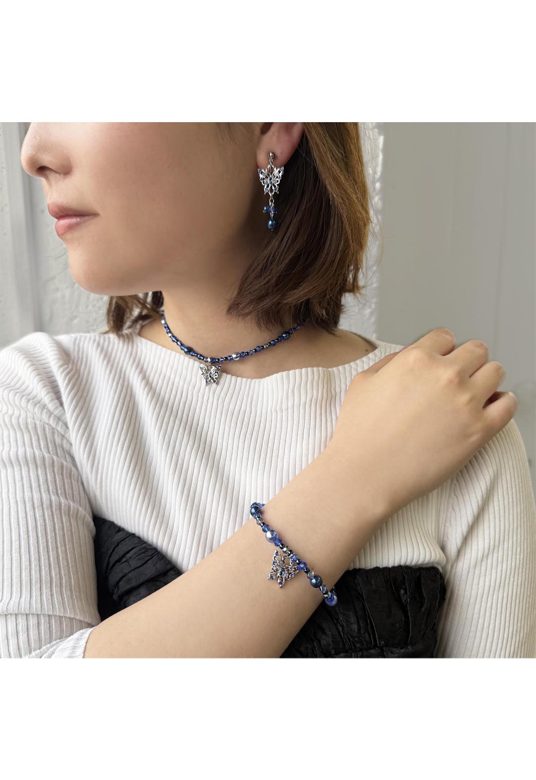 Butterfly motif earrings