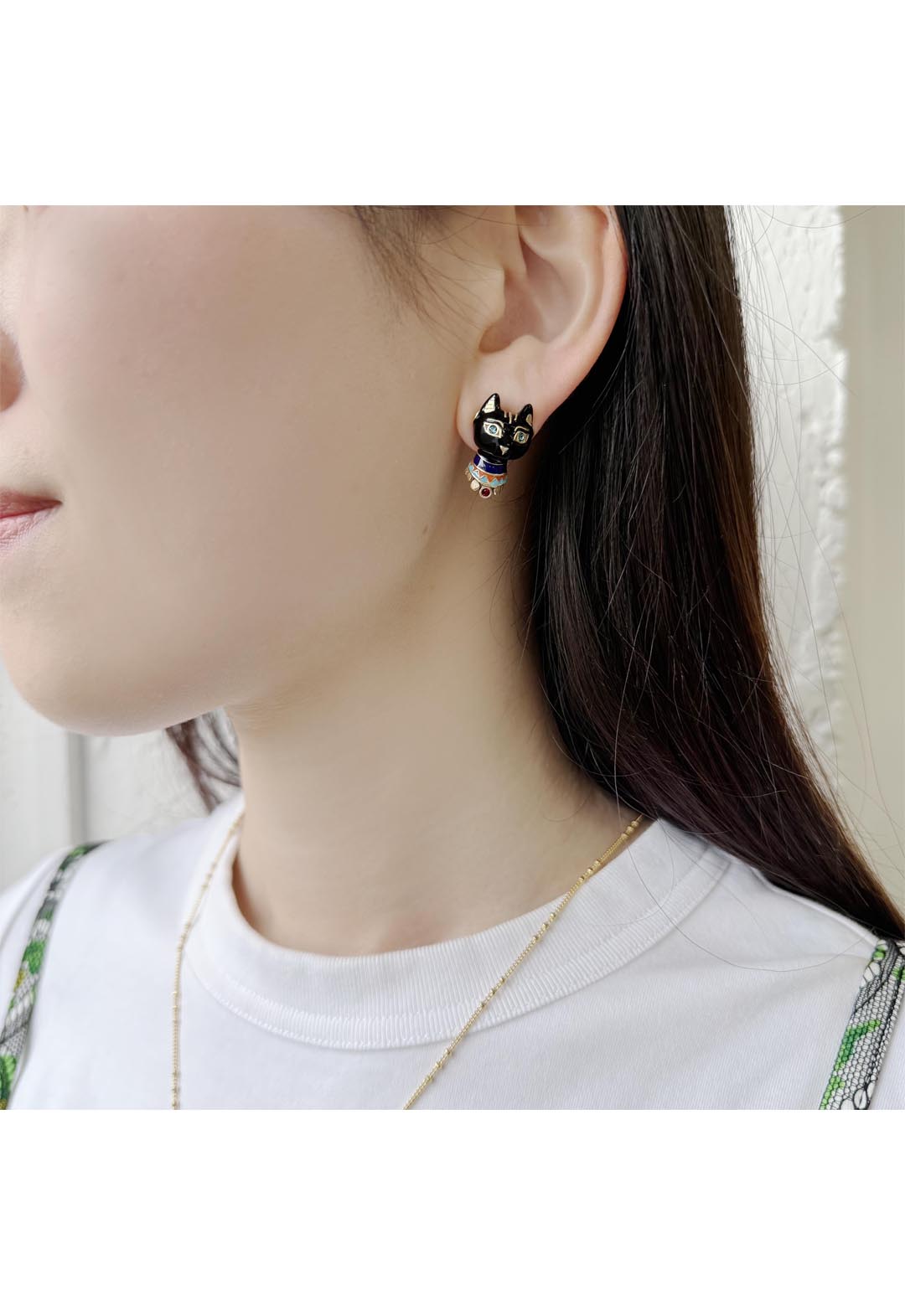 Egyptian cat motif earrings
