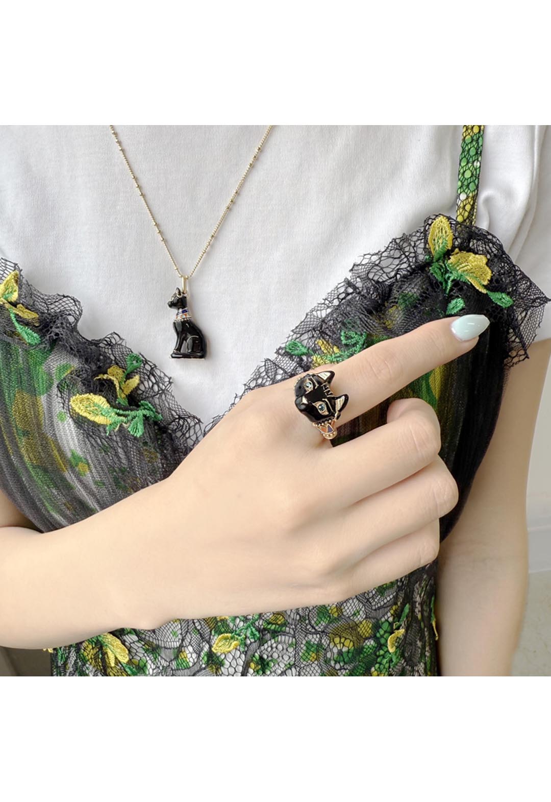 Egyptian cat motif ring