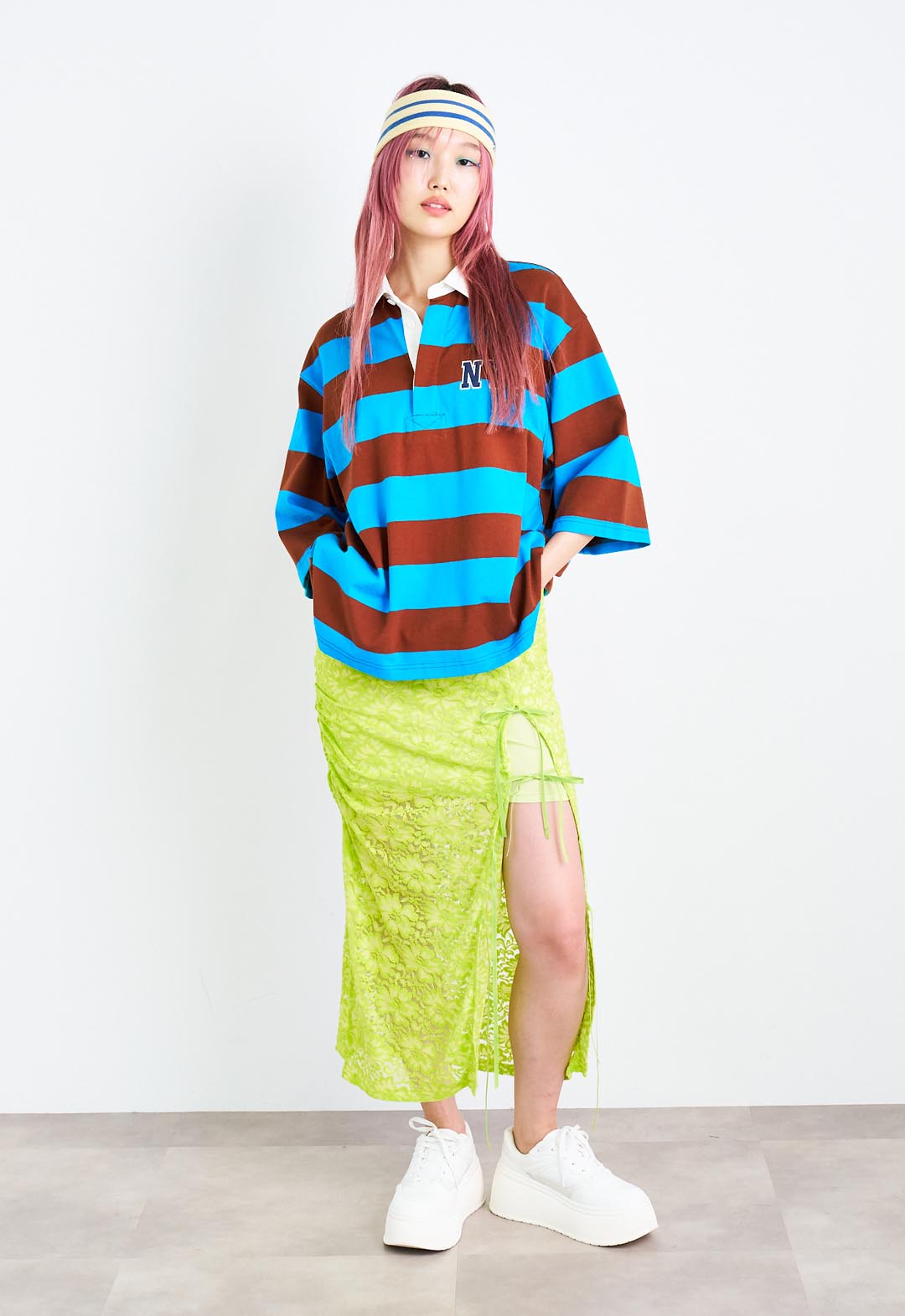 Ribbon slit stretch lace skirt