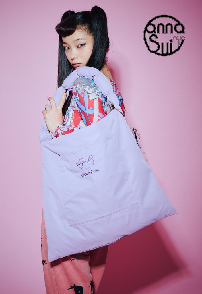 ✨️極美品✨️アナスイ　リュック　刺繍　総柄　ロゴプレート　ブルー ANNA SUI NYC ロゴ刺繍ミニバック LAVENDER（アナスイ
