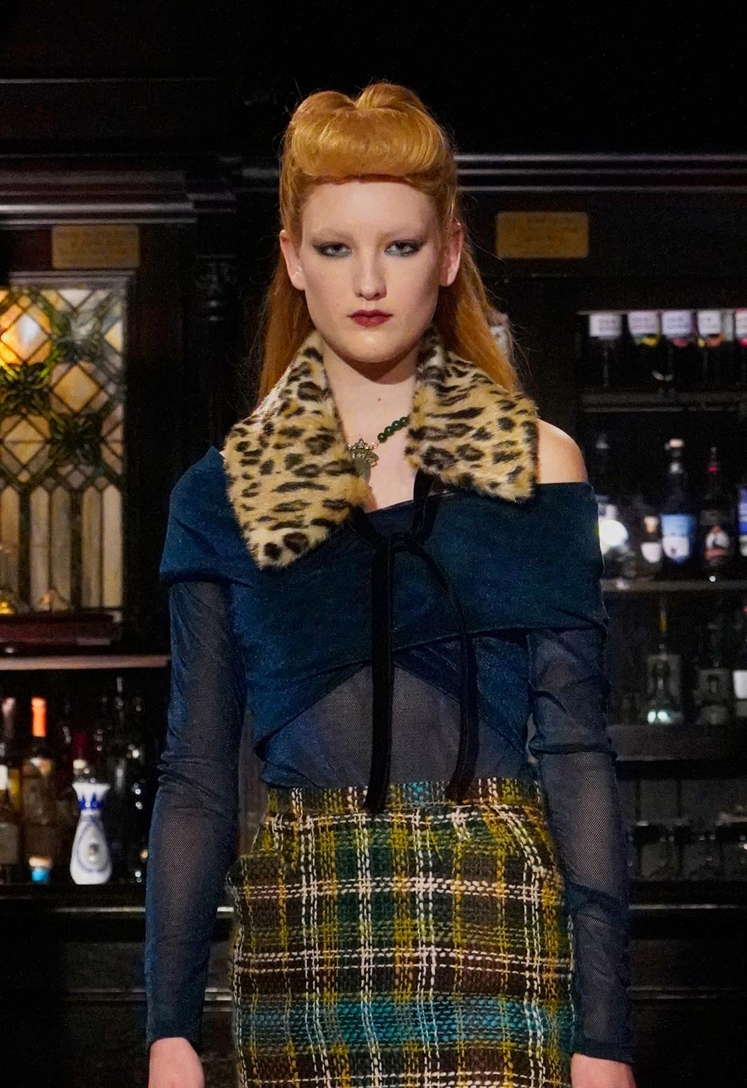 FAUX LEOPARD COLLAR