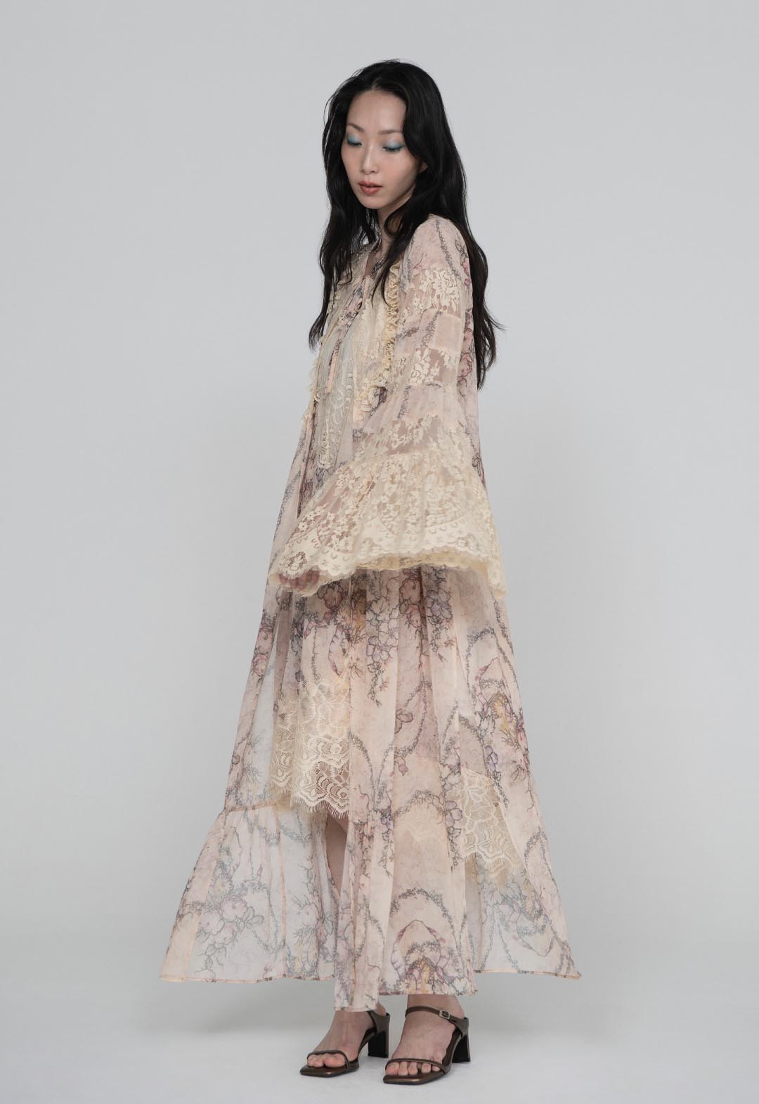 SPIRIT BLOOM CHAIR ROBE
