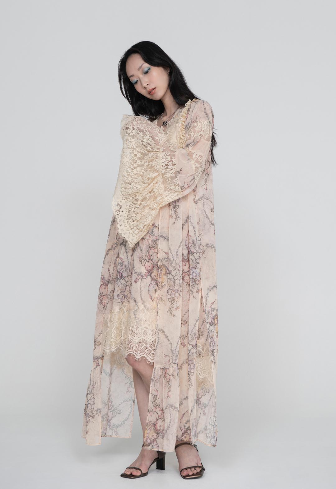 SPIRIT BLOOM CHAIR ROBE