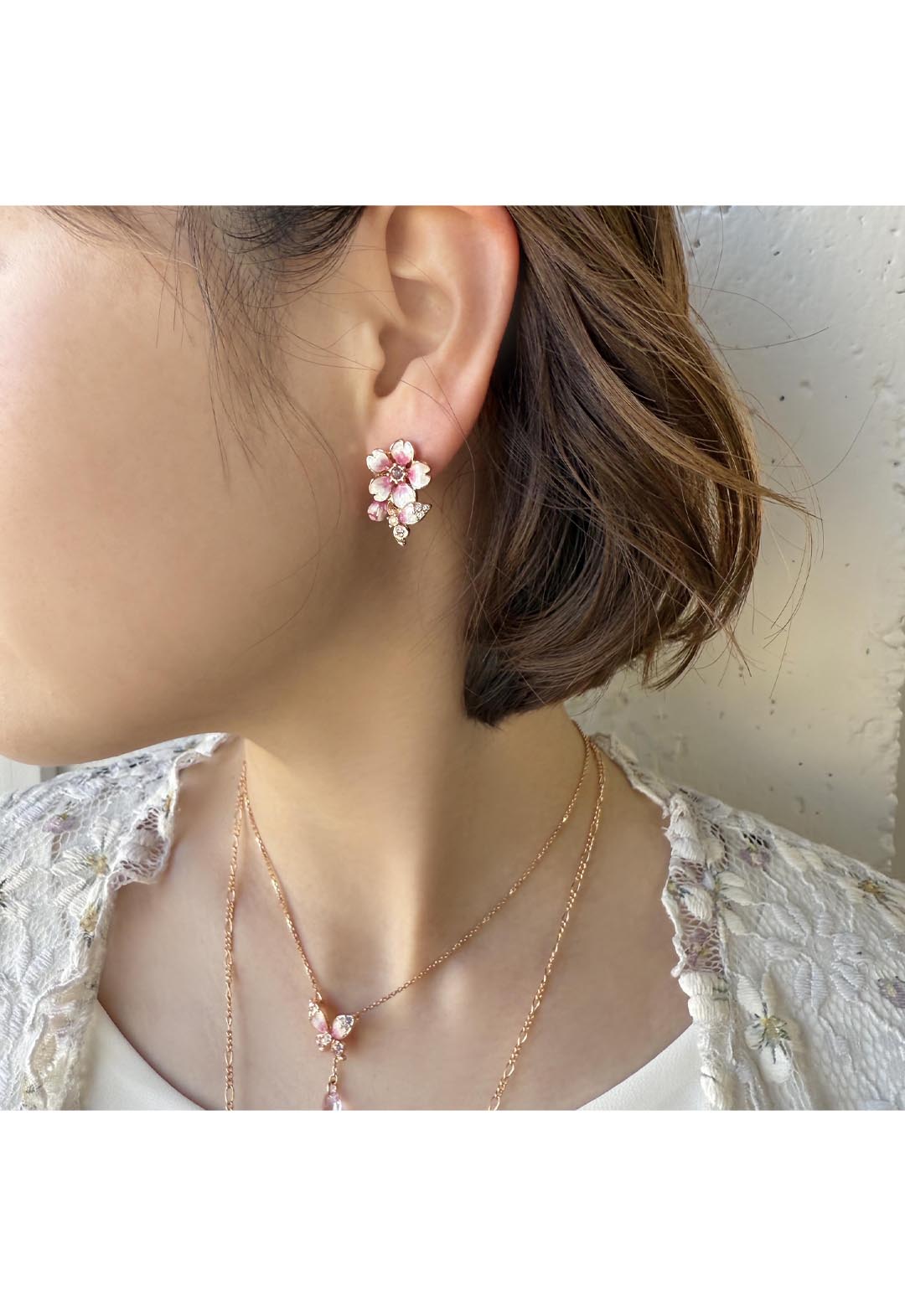 アナ スイ（ANNA SUI） 桜モチーフ ピアス | バタフライ ギフト