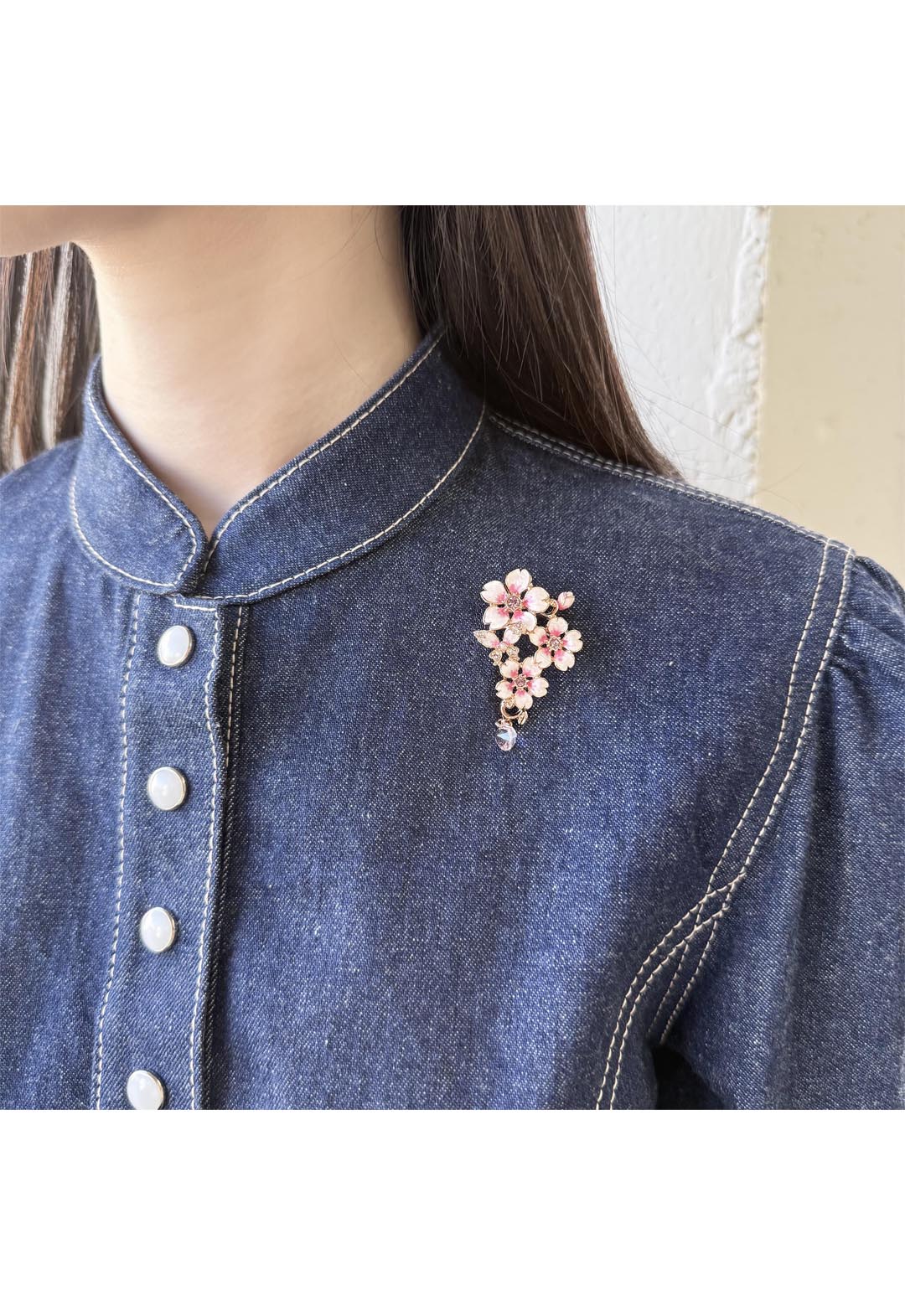 Cherry blossom motif brooch