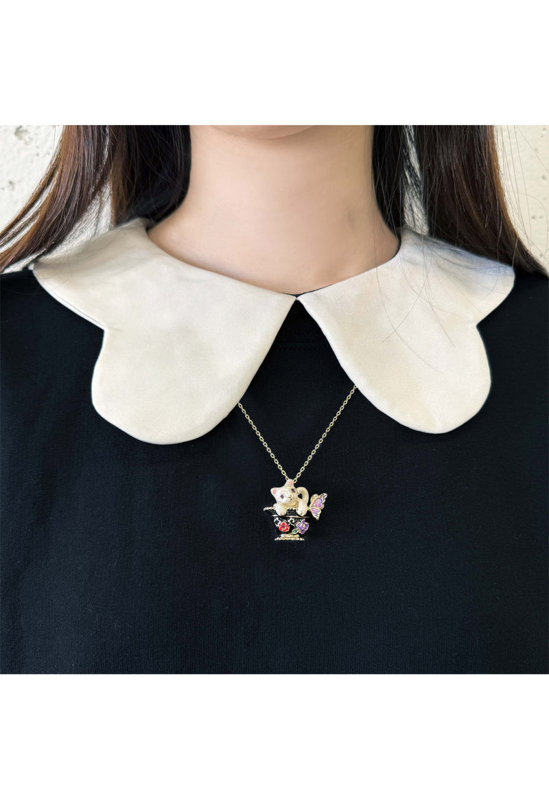 White cat motif necklace