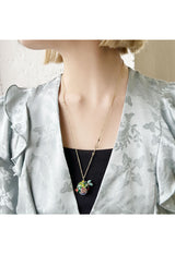 Chameleon motif necklace
