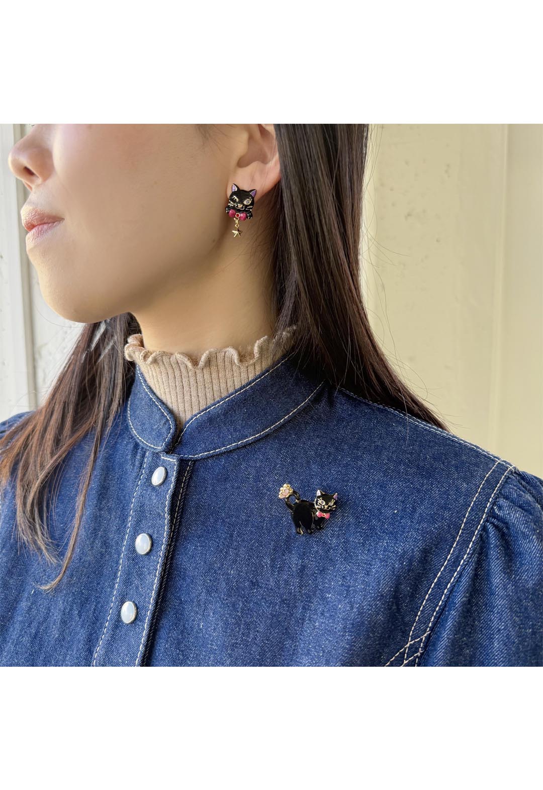 ティティモチーフ　ブローチ