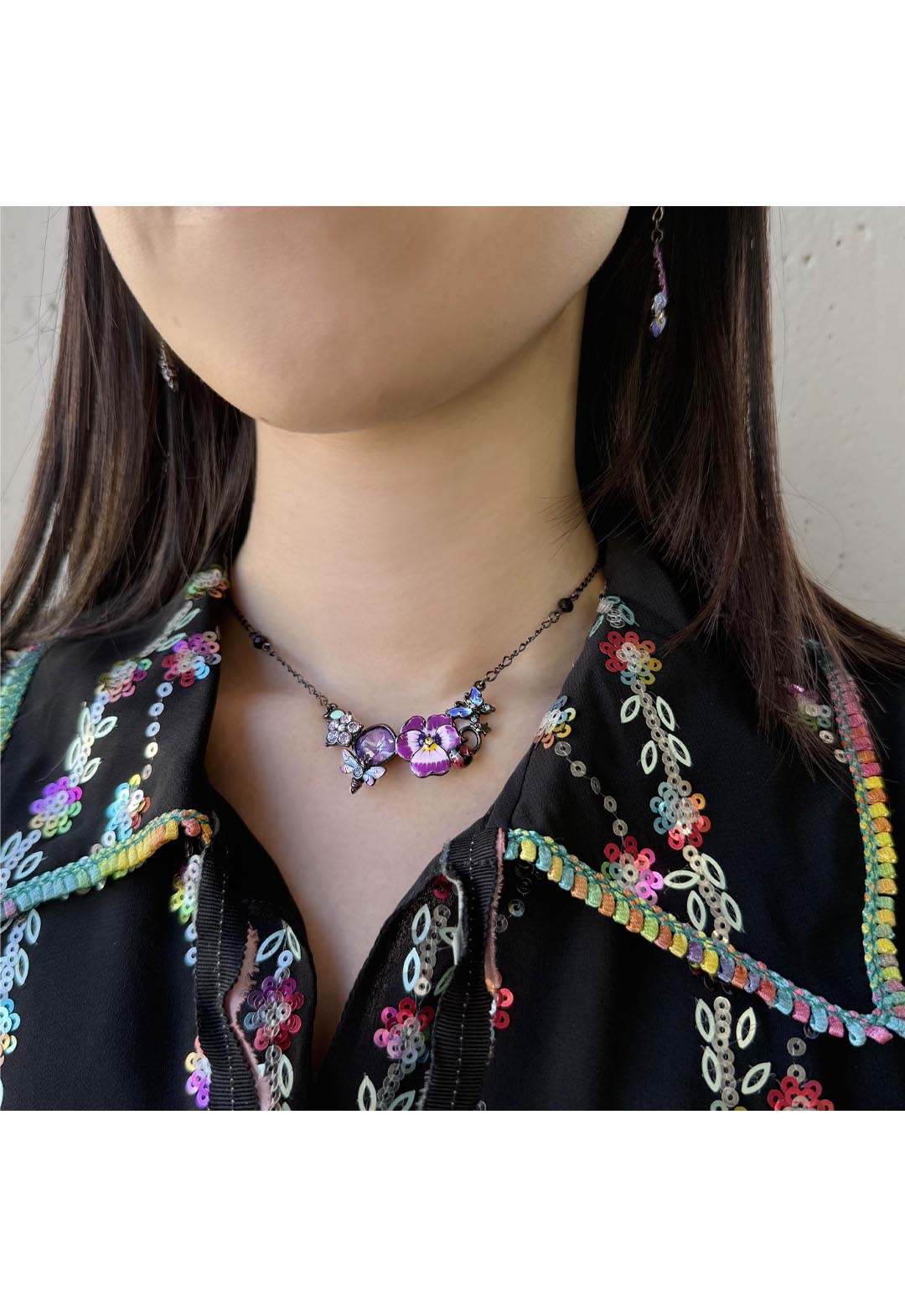 ANNA SUI ネックレス 青 ユリ ブラックチャーム アナ スイ（ANNA SUI） フラワーモチーフ ネックレス