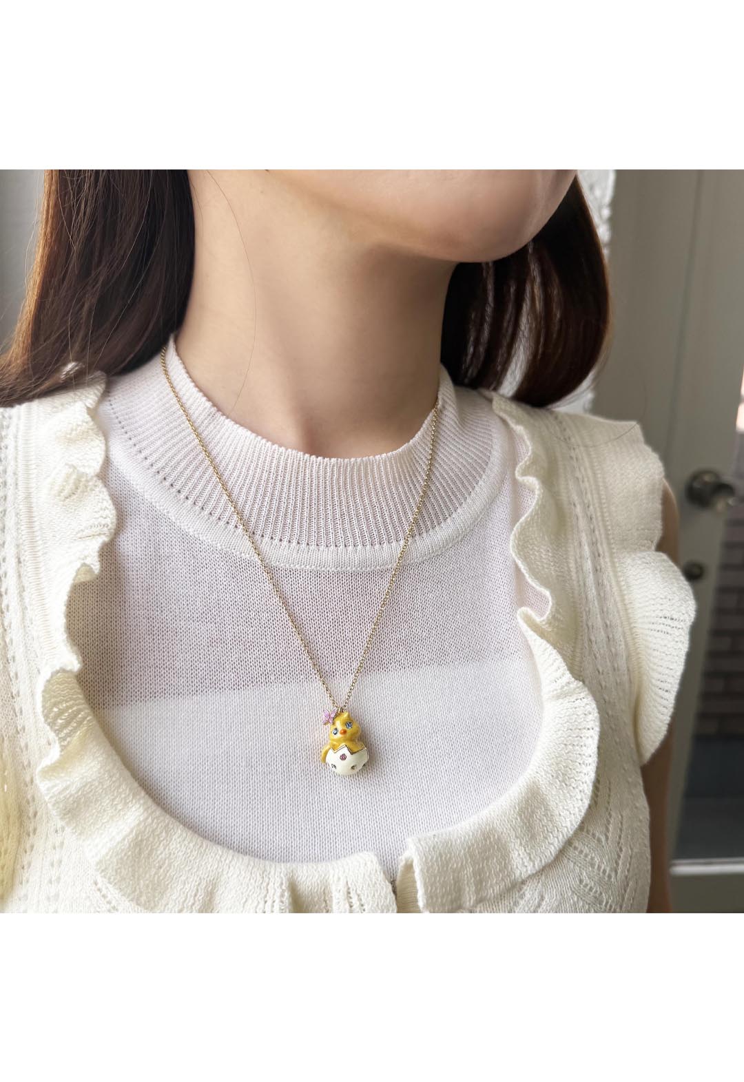 Chick motif necklace