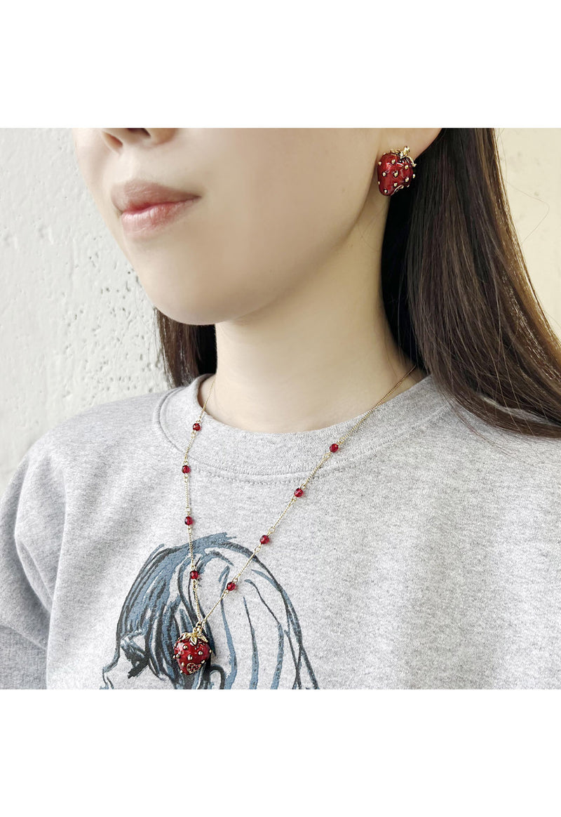 Strawberry motif necklace