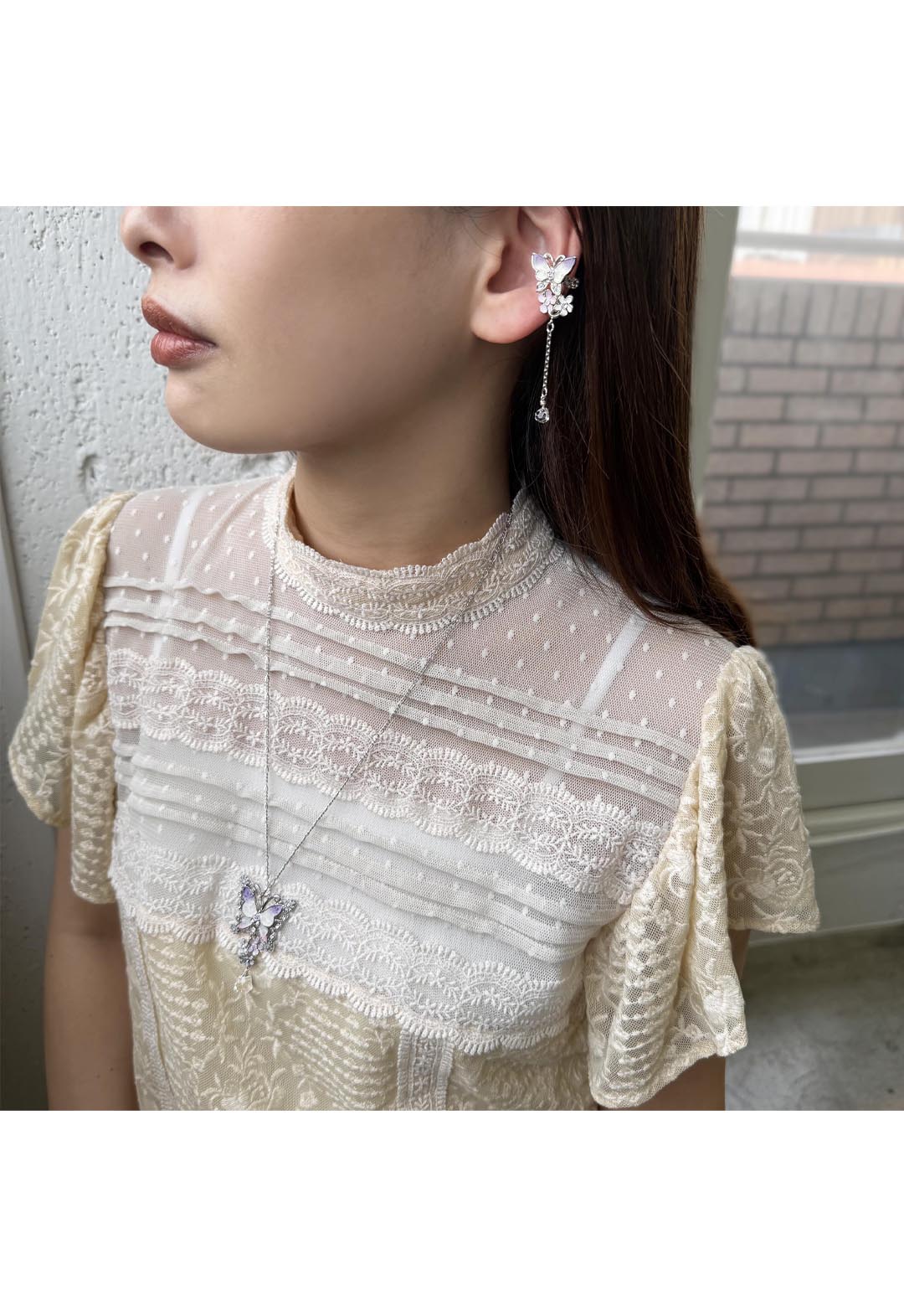 蝶 小花モチーフ イヤーカフ