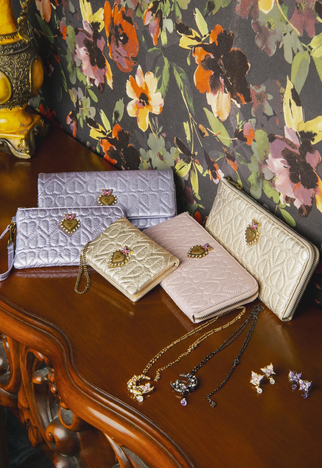 S150　アナ・スイ★ANNA SUI★長財布★デボスローズ★グラデーション アナ スイ（ANNA SUI）ドリーミー かぶせ長財布 | バタフライ ギフト