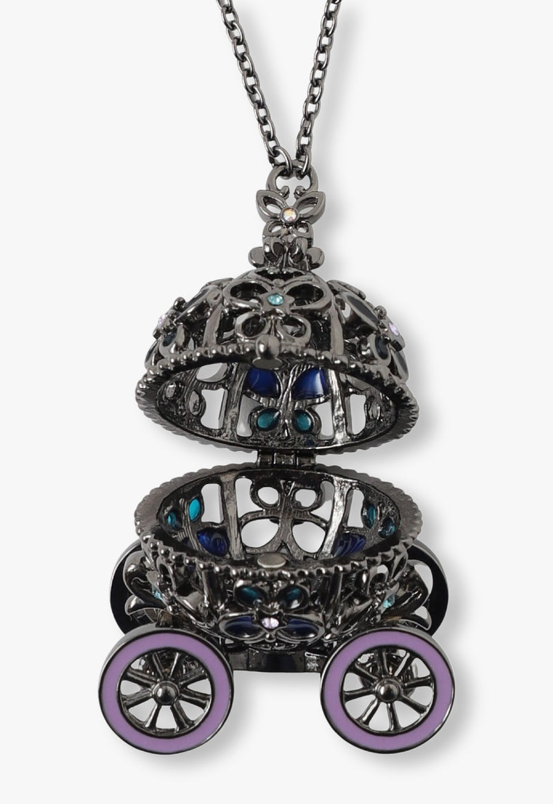 Carriage motif necklace